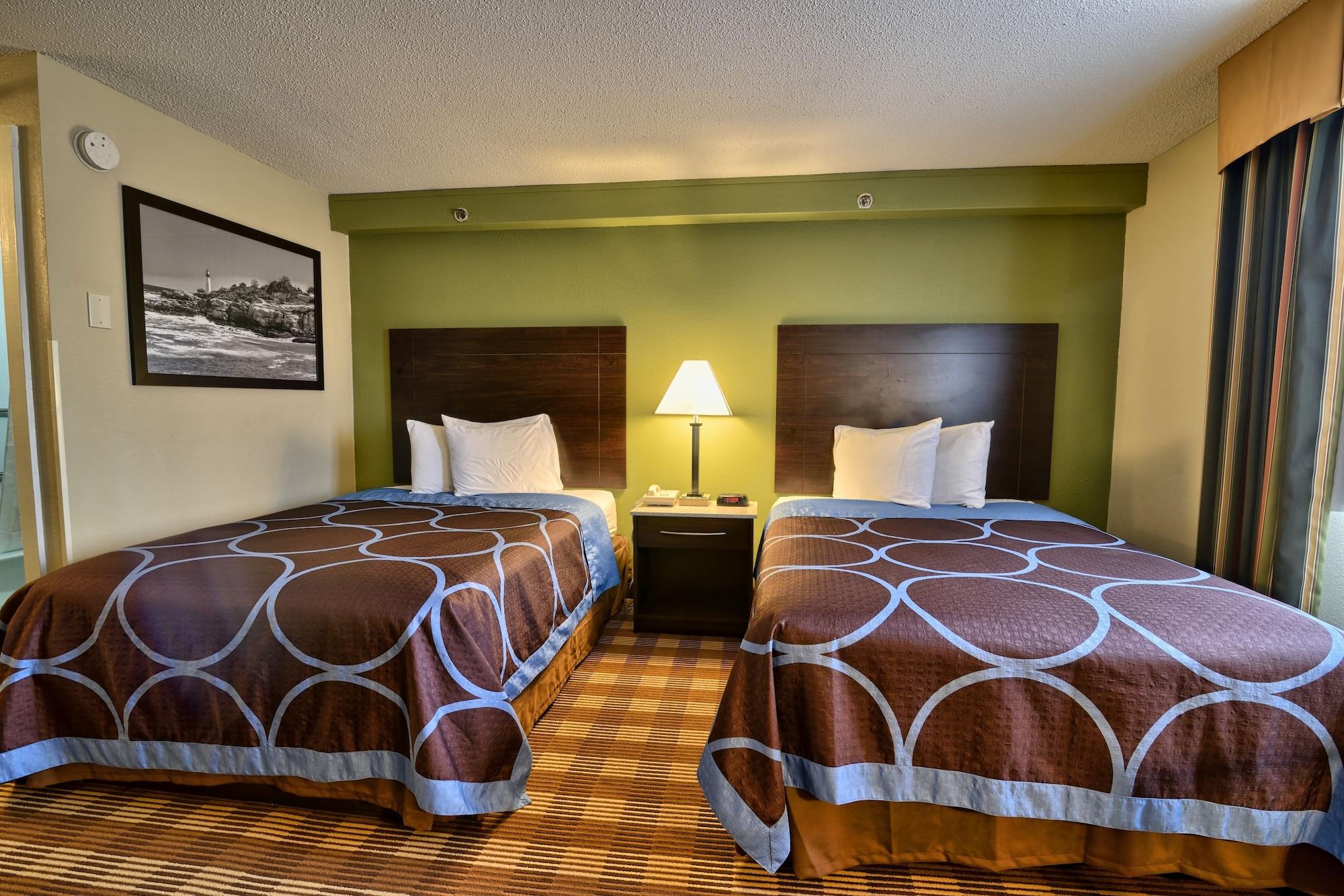 Super 8 by Wyndham Bangor Hotel Bagian luar foto