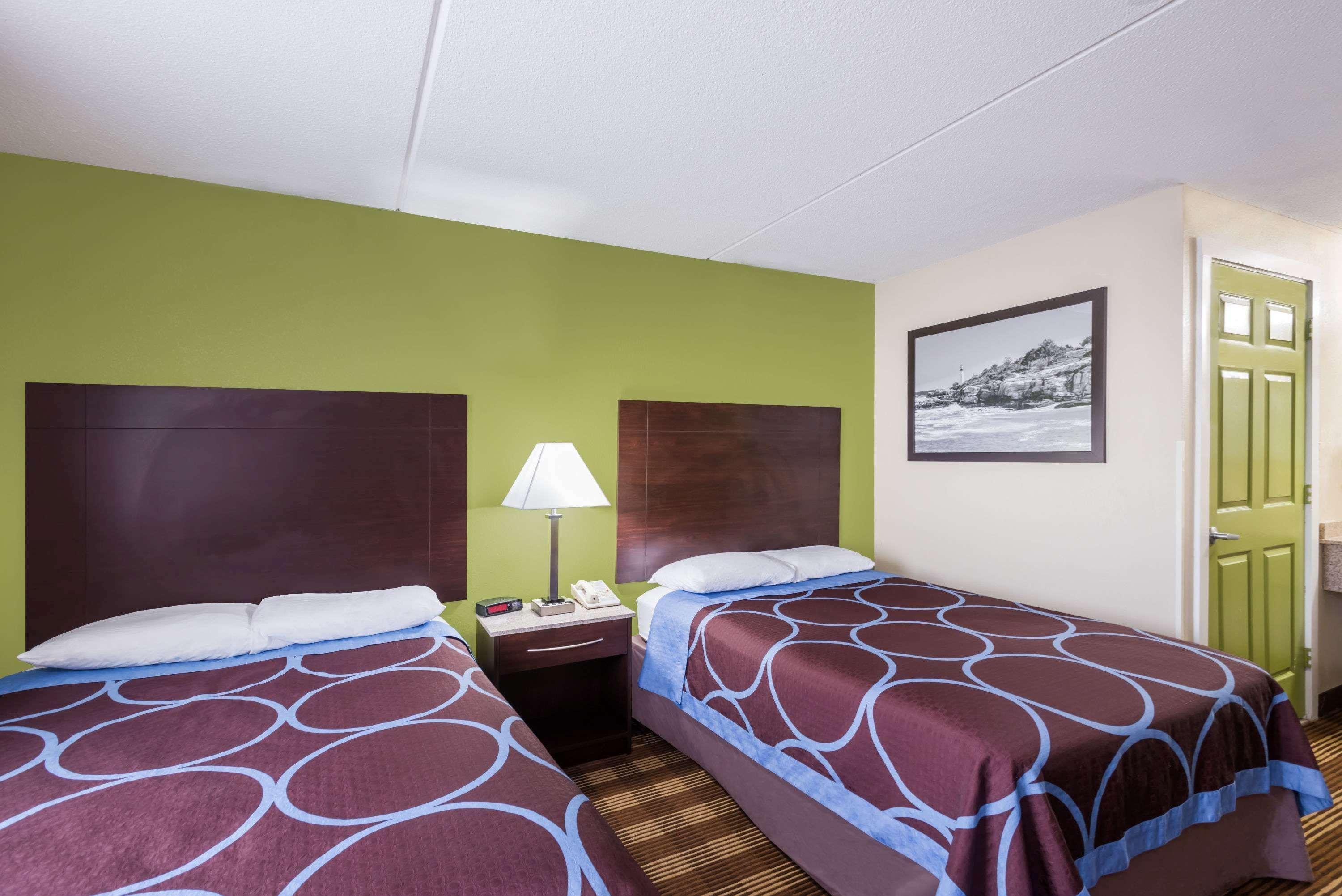 Super 8 by Wyndham Bangor Hotel Bagian luar foto
